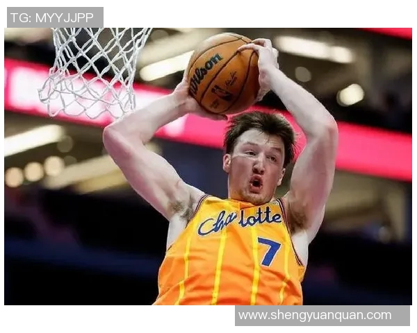 状态不错！4号秀克尼佩尔半场9中7轰18分