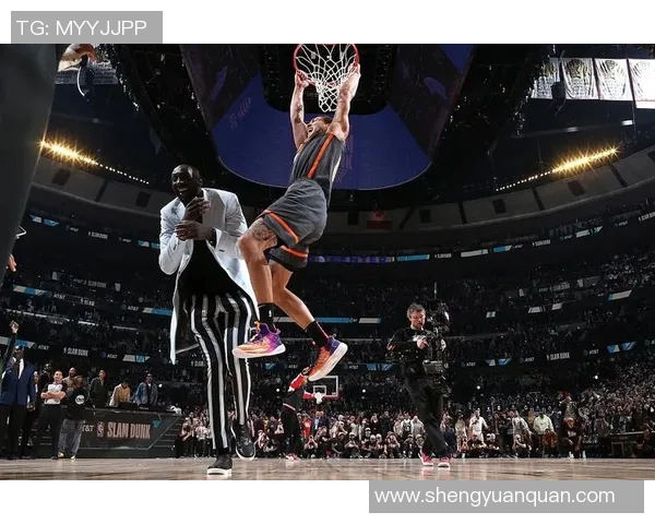 拉文与戈登决赛8次扣篮7个50分　小格里芬一扣成名